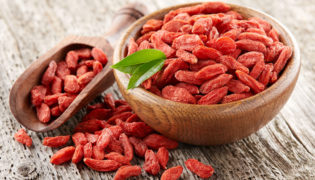 Gesund Abnehmen nach der Geburt mit Goji Beeren